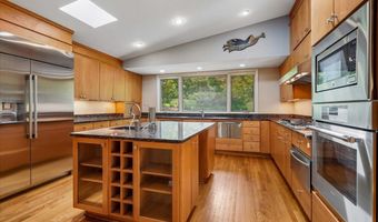 9009 CHARRED OAK Dr, Bethesda, MD 20817