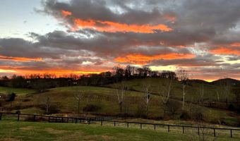 23 WHITE HORSE HILL Ln, Amissville, VA 20106