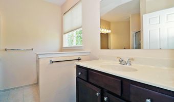 3 Battery Ct, Barnegat, NJ 08005