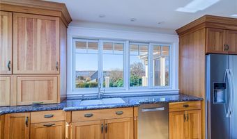 30 Bonnet View Dr, Jamestown, RI 02835