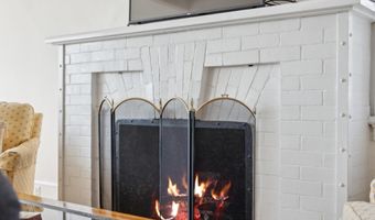 2000 CLINTON Ave, Alameda, CA 94501