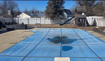 496 Apple Valley Dr, Belford, NJ 07718