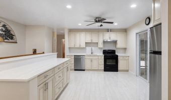 8418 STONE GATE Dr, Annandale, VA 22003
