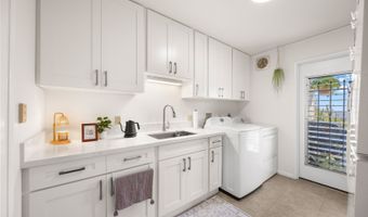98-893 B Kaonohi St 79, Aiea, HI 96701