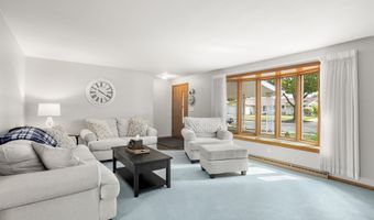 2601 S GREENVIEW St, Appleton, WI 54915
