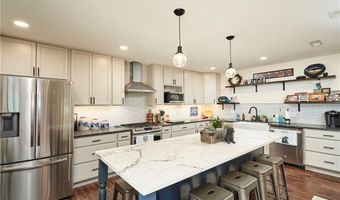885 Kenton Ct, Akron, OH 44313