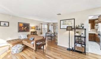 6 Advocate Pl, Danbury, CT 06810