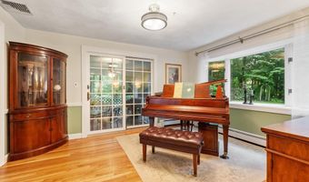 5 Myrtle Dr, Acton, MA 01720
