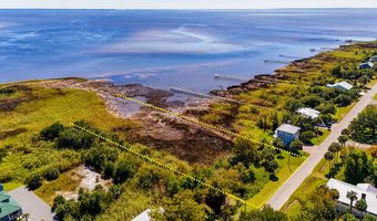 94 Bay Ave, Apalachicola, FL 32320