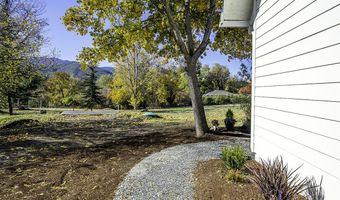 135 Maywood Way, Ashland, OR 97520