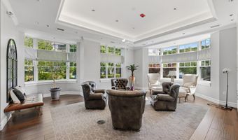 8121 RIVER Rd 423, Bethesda, MD 20817