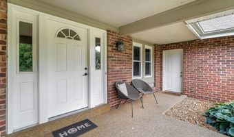 463 Londondary Dr, Ballwin, MO 63011