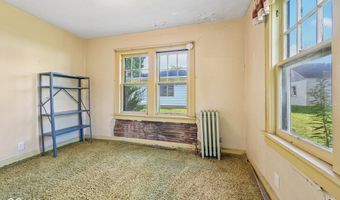 327 E 37th St, Anderson, IN 46013