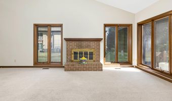 271 N McClellan St 105, Auburn, IN 46706