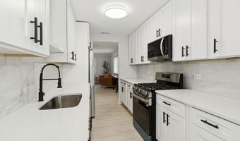 1220 E Rockwell St, Arlington Heights, IL 60005