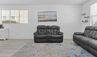 1092 E NEWLAND Dr, Chandler, AZ 85286