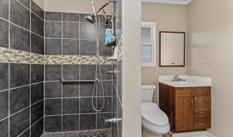 396 Kahiki St, Kahului, HI 96732
