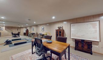 3229 N Volz Dr E, Arlington Heights, IL 60004