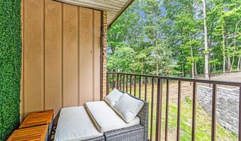 212 Wellington Pl, Aberdeen, NJ 07747