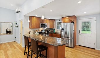 104 Sloop Creek Rd, Bayville, NJ 08721