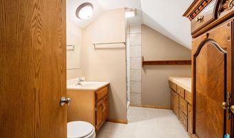 207 W 3rd St, Alcester, SD 57004