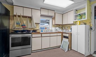 319 Old Causeway Rd, Atlantic Beach, NC 28512
