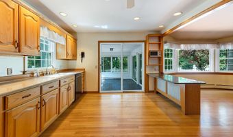 60 Boulder Dr, Auburn, ME 04210