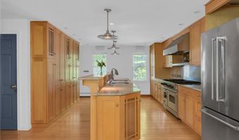 12 Howard Rd, Cumberland, RI 02864