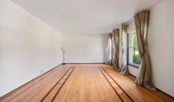 2218 N Williamsburg St, Arlington Heights, IL 60004