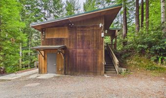7090 Fickle Hill Rd, Arcata, CA 95521
