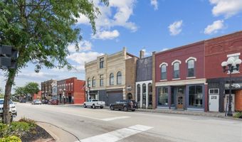 103 E Main St, Anamosa, IA 52205