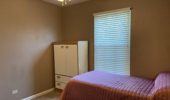 2043 Peach Tree Ln, Algonquin, IL 60102