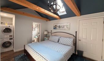 38 Hilltop Ave Cottage, Middletown, RI 02842