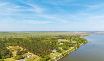 126 Narrow Shore Rd, Aydlett, NC 27916