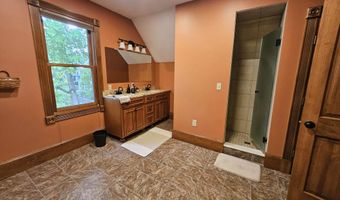 30 Chapin St, Brattleboro, VT 05301