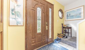 765 Peninsula Ct, Ann Arbor, MI 48105