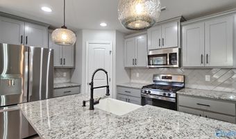 16504 Eden Dr, Athens, AL 35613