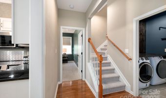 207 Farm Creek Dr E, Asheville, NC 28806