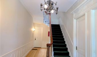 412 Bellevue Ave #7, Newport, RI 02840
