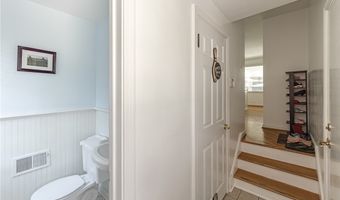 24 Huxley Dr, Amherst, NY 14226