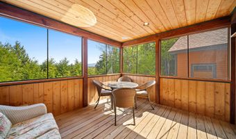 119 Moat View Dr, Albany, NH 03813