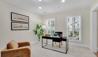 1818 POTOMAC GREENS Dr, Alexandria, VA 22314