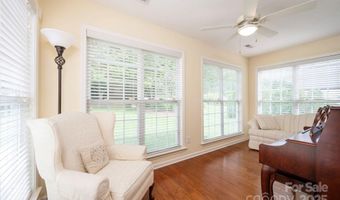 316 Pole Barn Dr, Asheville, NC 28806