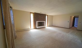 101 Hilltop Dr, Ackley, IA 50601