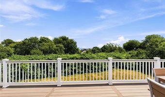 39 Hope Ln, Narragansett, RI 02882