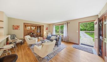 3 Lew May Dr, Andover, NJ 07860