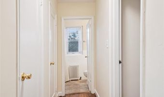 2040 N VERMONT St 105, Arlington, VA 22207
