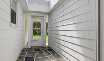 21 Citizen St, Cumberland, RI 02864