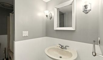 615 Glen Eden Ct, Aurora, OH 44202