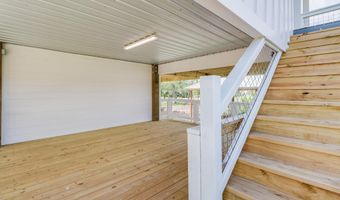 4054 Mallard St, Bay St. Louis, MS 39520